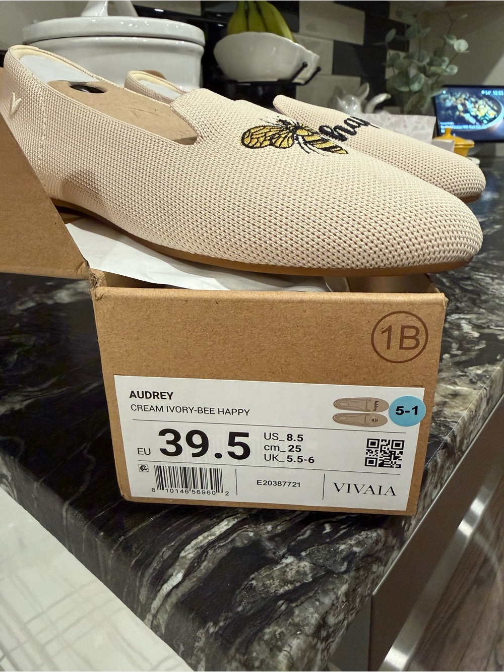 VIVAIA Cream Embroidered Bee & Script Round-Toe Loafers - Picture 5 of 7